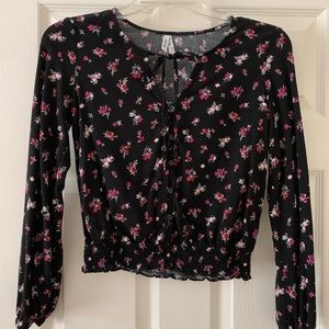 Black floral blouse crop length elastic bottom